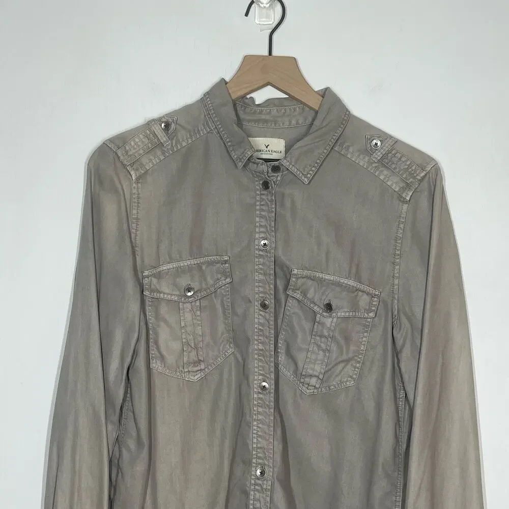 American Eagle Button Down Shirt Women's Size Medium Taupe Boyfriend Fit Washed - Picture 3 of 6
